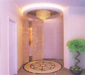 玄關的吊頂高度不宜太低